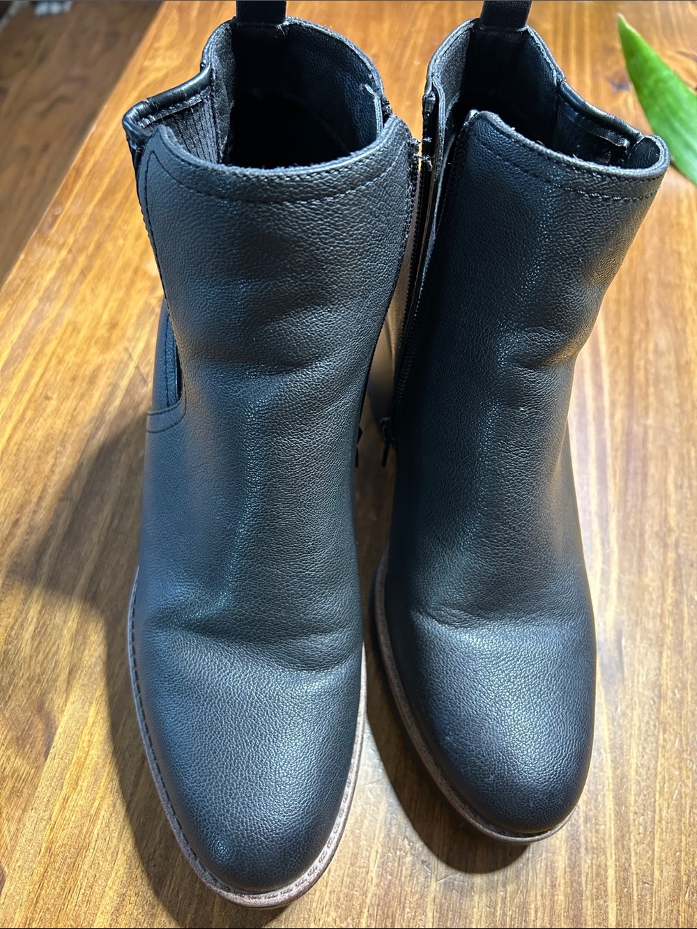 Naturalizer Black Leather Ankle Booties with Side Zip